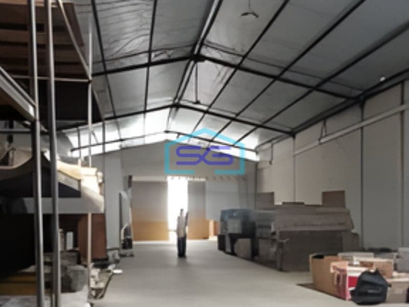 Dijual Gudang Luas Tanah 594m2 di Margomulyo Permai Surabaya