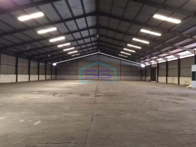 Disewakan gudang di pondok ungu jl raya bekasi luas 2000m