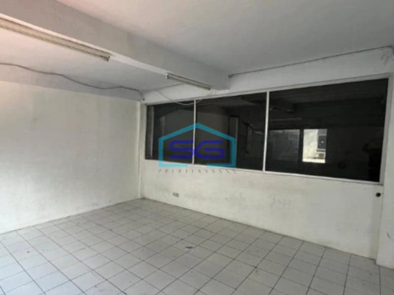 Disewakan Gudang Ada Lift Barang Luas Tanah  240 m² di Jakarta Utara