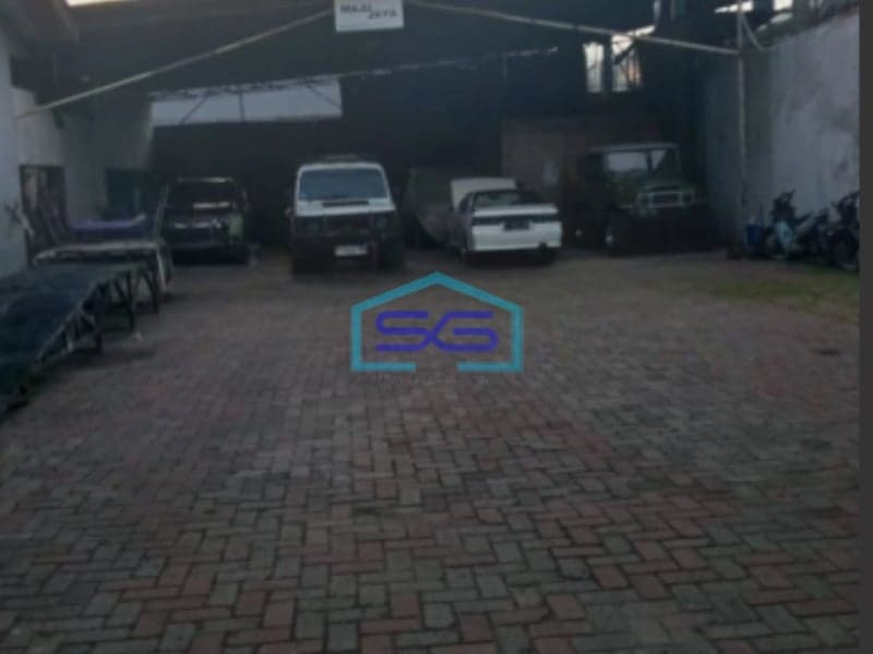 Dijual Tanah Ada Bangunan Ex Bengkel di Kapuk Kamal Jakarta Barat, SHM LT600 m²