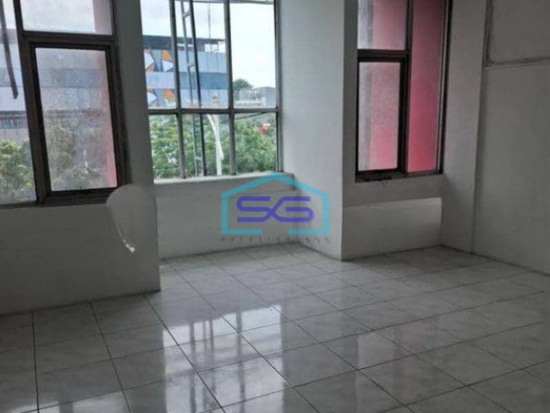 Disewakan Ruko 4 Lantai di Kebon Jeruk, Jakarta Barat Parkir Luas