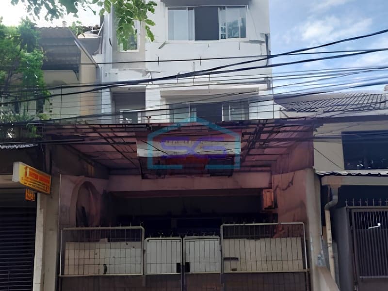 雅加达北部格拉帕加丁佩尔迈主路商铺出售 潜力巨大 即可营业 商铺 土地面积104平方米