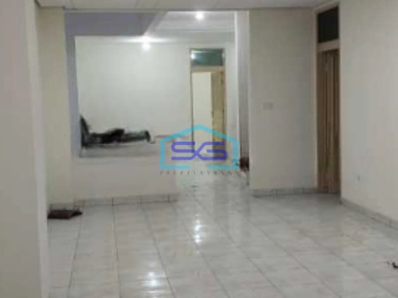 Disewakan Ruko Besar Mainroad Panjunan Kopo Bandung Siap Huni Kondisi Bagus Area Parkir Luas LB 550m2