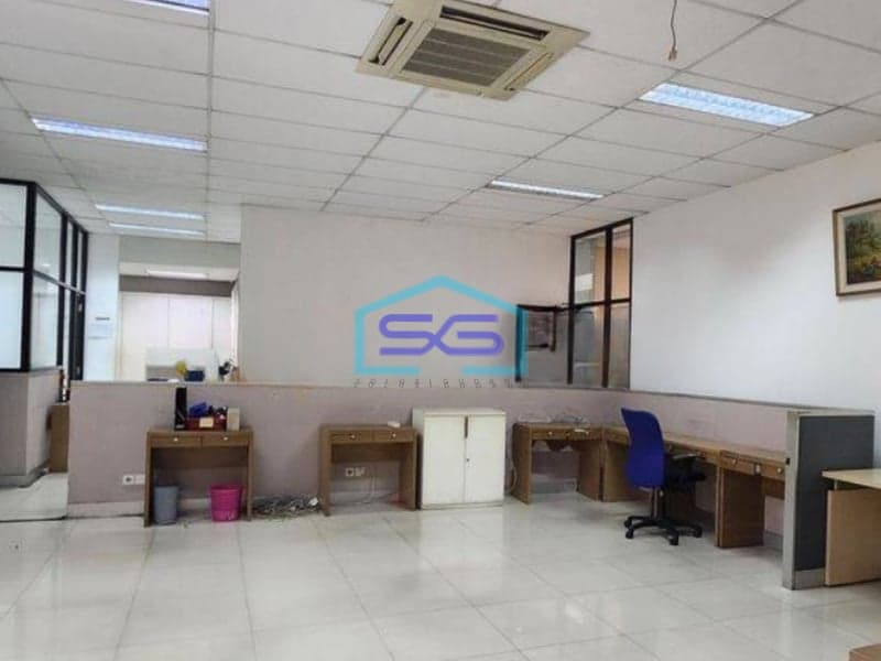 Disewakan Ruko Lokasi Strategis di Kebayoran Baru Jakarta Selatan LB 600m2