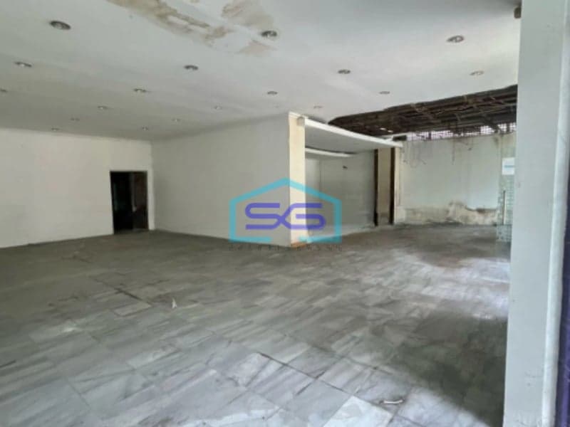 Disewakan Ruko 1,5 Lantai Ex Bank di Jl. Slamet Riyadi Sriwedari Solo LB 500m2