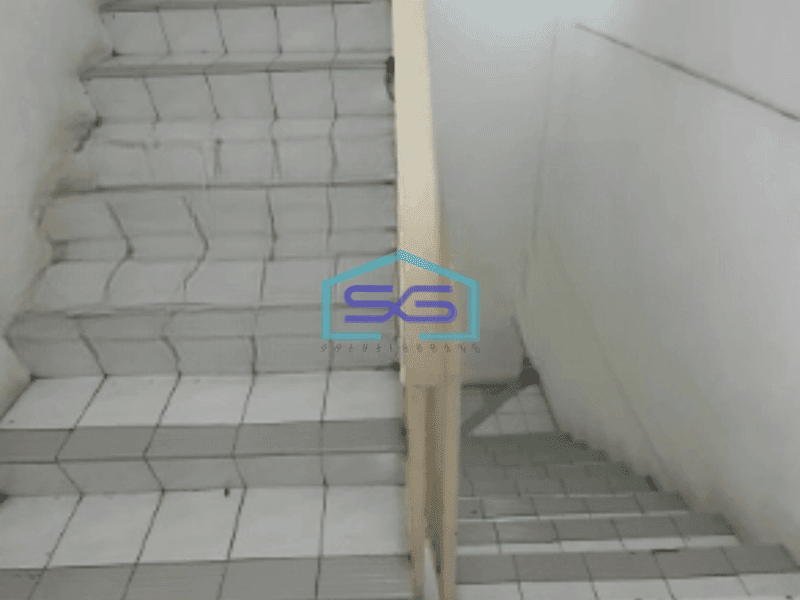 Disewaakan Ruko Luas Bangunan  180 m² di Tambora Jakarta Barat