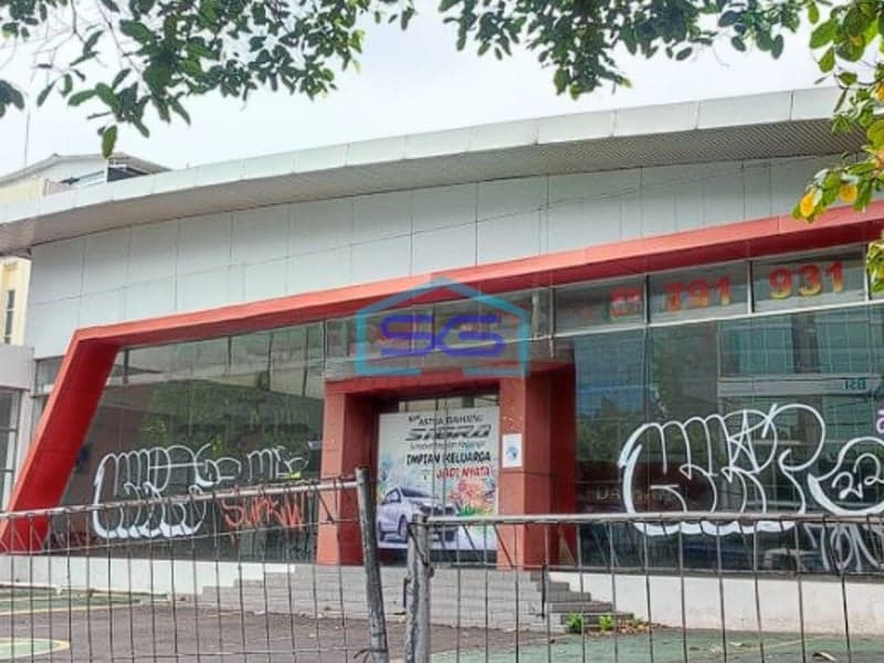 Dijual Gedung Ex. Showroom di Mampang Prapatan Jakarta Selatan LB 900m2