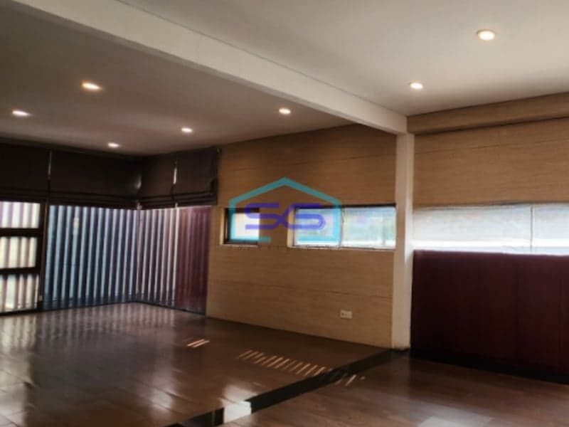 Disewakan Ruko Kantor Strategis di Kebayoran Baru Jakarta Selatan LB 600m2