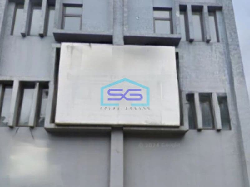 Disewakan Ruko 3 Lantai Luas Bangunan  483 m² Lokasi Taman Royal Tangerang