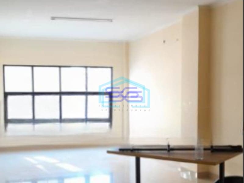 Disewakan Ruko Luas Bangunan  270 m² Parkir Luas di Daan Mogot Jakarta Barat