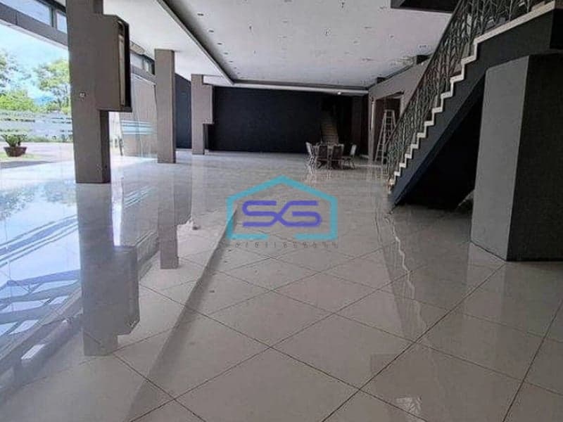 Disewakan Ruang Usaha Lokasi Strategis Parkir Luas Jln. Kopo Pusat Kota Bandung LT 2000m2