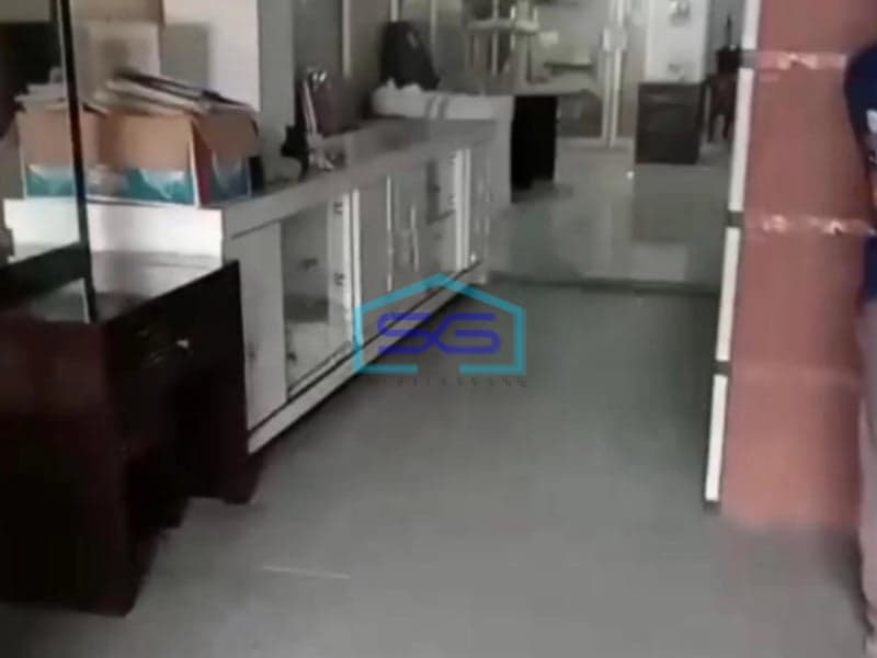 Dijual Ruang Usaha Ex Furniture Luas Tanah 524m2 di Jababeka Bekasi