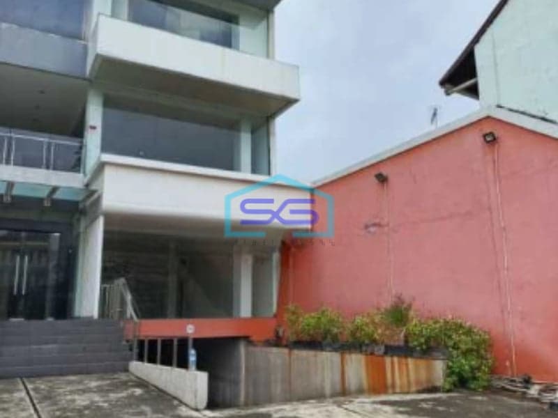 Disewakan Ruang Usaha di Gajah Mada Jakarta Pusat LB 2450m2