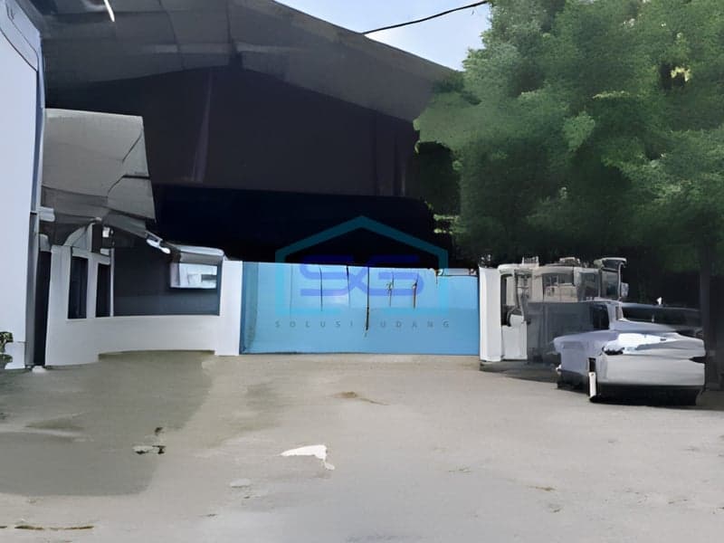 中爪哇德马克 Mranggen 出租仓库 建筑面积 3016 平方米