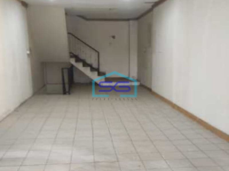 Disewakan Ruko 3 Lantai Termasuk Lantai Basement Parkir Luas Luas Bangunan 219m2 di Duren Sawit Jakarta Timur