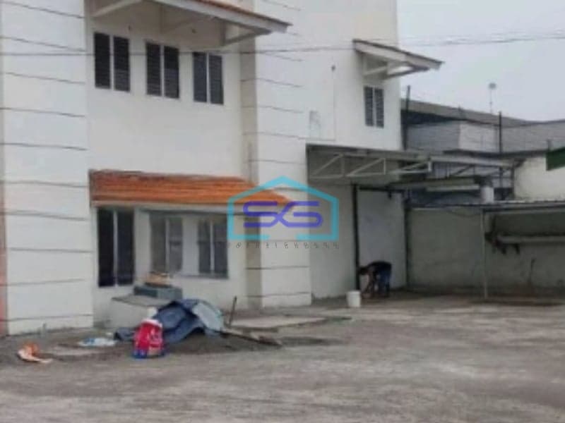 Disewakan Gudang Akses Container Luas Bangunan  2205 m²  di Surabaya