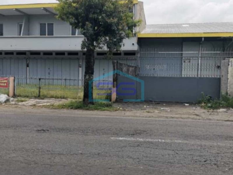 苏拉卡尔塔巴纳尔萨里仓库和店屋出售 土地面积953平方米