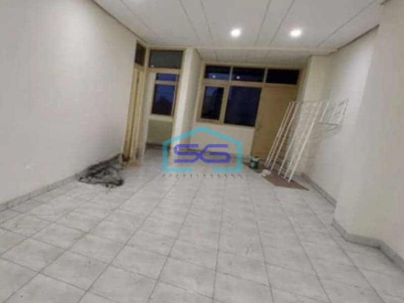 Disewakan Ruko Besar Mainroad Panjunan Kopo Bandung Siap Huni Kondisi Bagus Area Parkir Luas LB 550m2