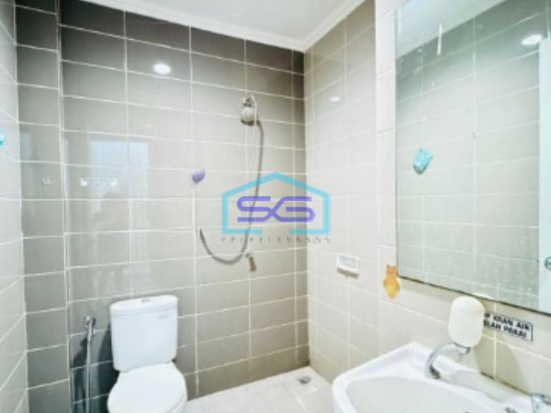 Disewakan Ruko di Jakarta Barat Bangunan 3,5 Lantai LB 250m2