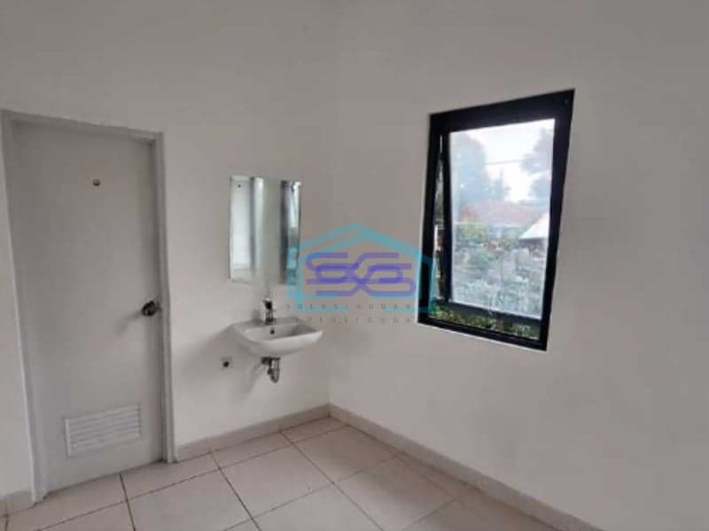 Disewakan Ruko Hadap Jalan Raya di Provence Suite Bsd Tangerang Selatan Luas Bangunan  162 m²