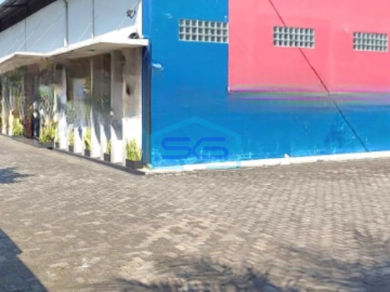 出售：位于万隆西爪哇省 Cicalengka 的宽敞仓库，建筑面积 1250 平方米