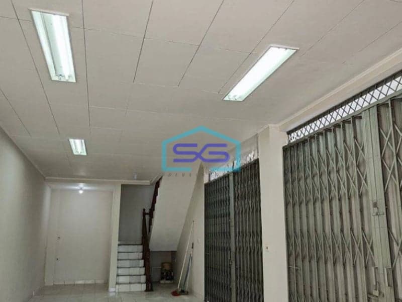 Disewakan Ruko Siap Pakai Hook 3 Lantai di Perum 1 Karawaci, Tangerang