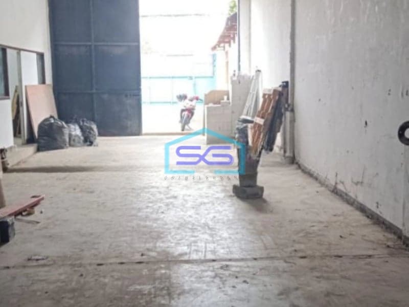 Disewakan Gudang Siap Pakai Dipinggir Jalan Raya Kranji Bekasi Selatan Luas Bangunan  615 m²