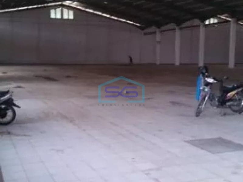 Disewakan gudang di Cakung luas bangunan 6000 meter