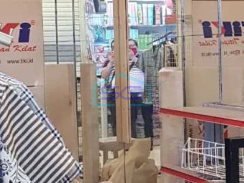 唐人城购物中心服装、包包店面出租，丹格朗，面积5平方米