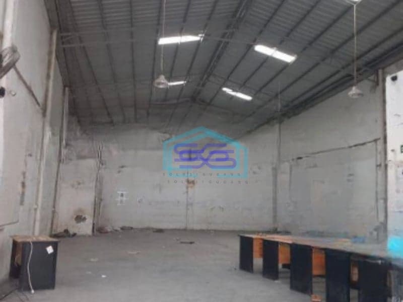Disewakan Gudang Akses Container 40 Feet Luas Bangunan 297 m² di Kalideres Jakarta Barat