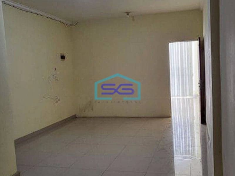 Disewakan cepat Ruko 3 Lantai di Pinggir Jalan Raya di Kalideres Jakarta Barat LB 200m2