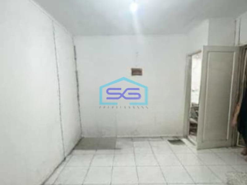 Disewa Ruko gandeng taman surya dilewati banyak kendaraan lokasi strategis Luas Bangunan 160 m²