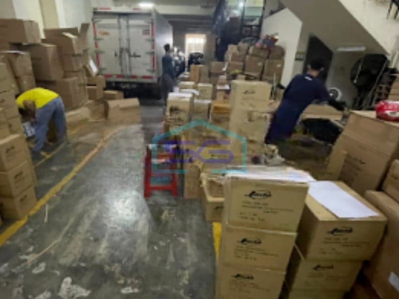 For Sale: Commercial Shop House, Land Area 400 m², Located in Tubagus Angke, West Jakarta