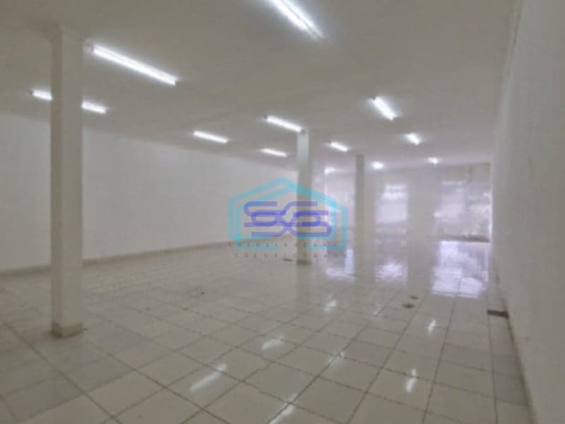 Disewakan Ruko Luas Tanah  200 m² Lokasi di Jakarta Selatan