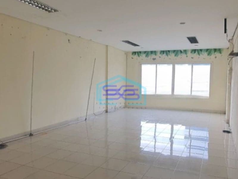 Disewakan Ruko Luas Tanah  165 m² Lokasi di Pluit Jakarta Utara