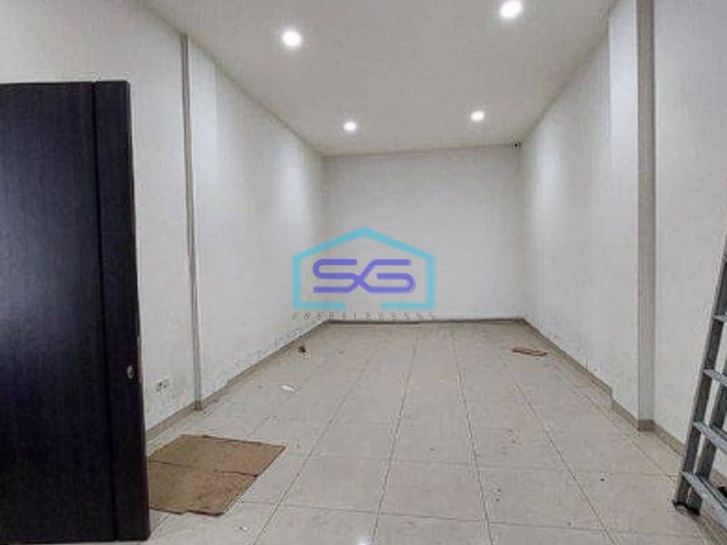 Disewakan Ruko Gandeng 3,5 Lantai di Muara karang Jakarta Utara Siap huni.