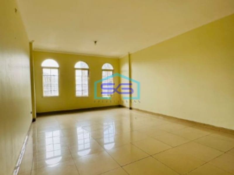 Disewakan Ruko Sentra Niaga Jakarta Barat LB 250m2 Bangunan 3,5 Lantai Siap Huni