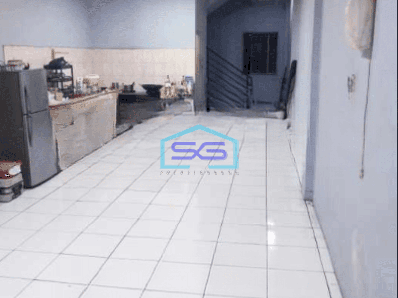 Disewakan Ruko di Tepi Jalan Raya Teluk Gong Jakarta Utara Luas Bangunan  360 m²