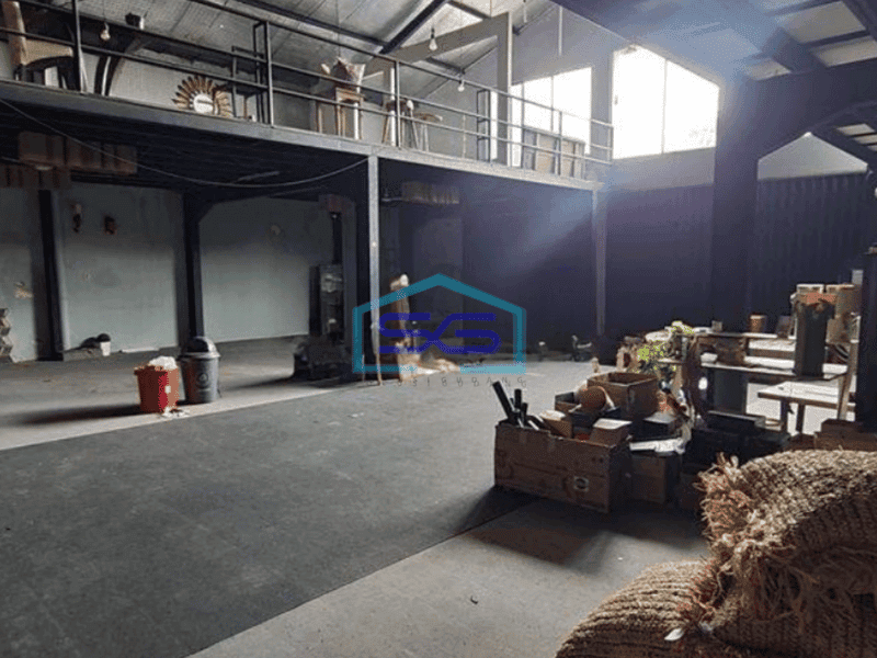 Disewakan Ruang Usaha 2 Lantai Dr Cipto Semarang Timur Semarang LB 600m2