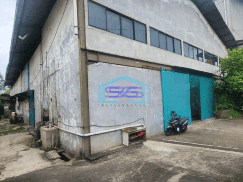 Dijual Gudang Akses Container 40 Feet Luas Bangunan  1800 m² di Cengkareng Jakarta Barat