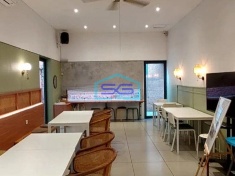 Disewakan Ruang Usaha Bagus dan Lokasi Ramai di Sayap Riau Bandung Luas 100m2