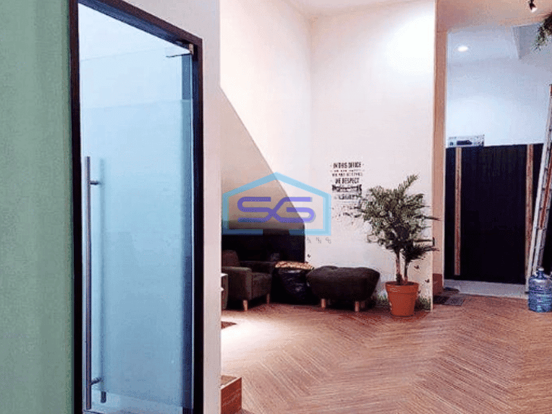 Disewakan Termurah Ruko Full Furnished Pik Jakarta Utara Bangunan 4 Lantai LB 270m2