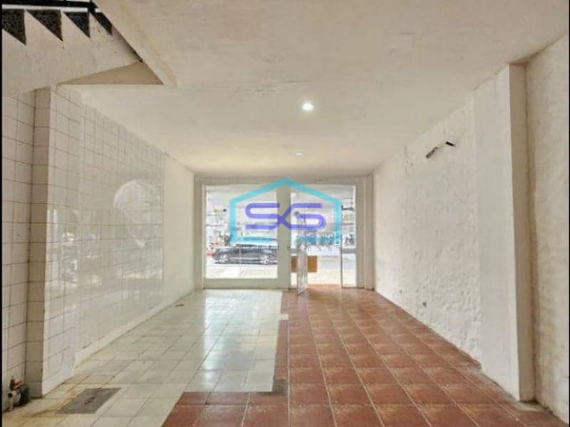 Disewakan Ruko di Kemang Jakarta Selatan di Pinggir Jalan Raya