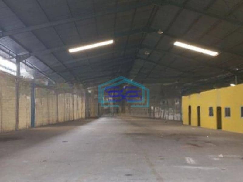 Disewakan Gudang Ada kantor Luas Bangunan  2400 m² di Cikupa Tangerang