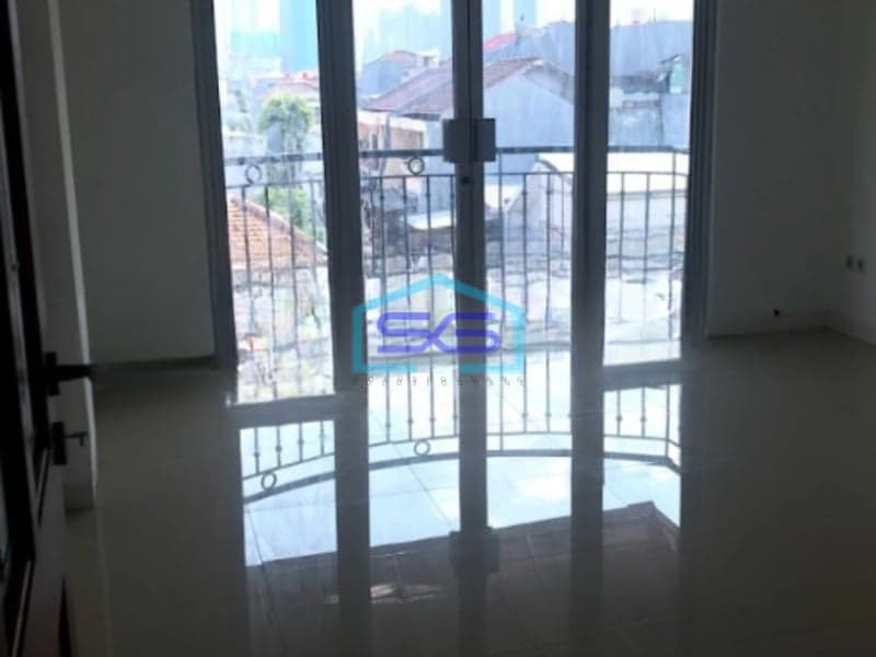 Dijual Gudang Luas Bangunan 140 m² Lokasi Tomang Jakarta Barat