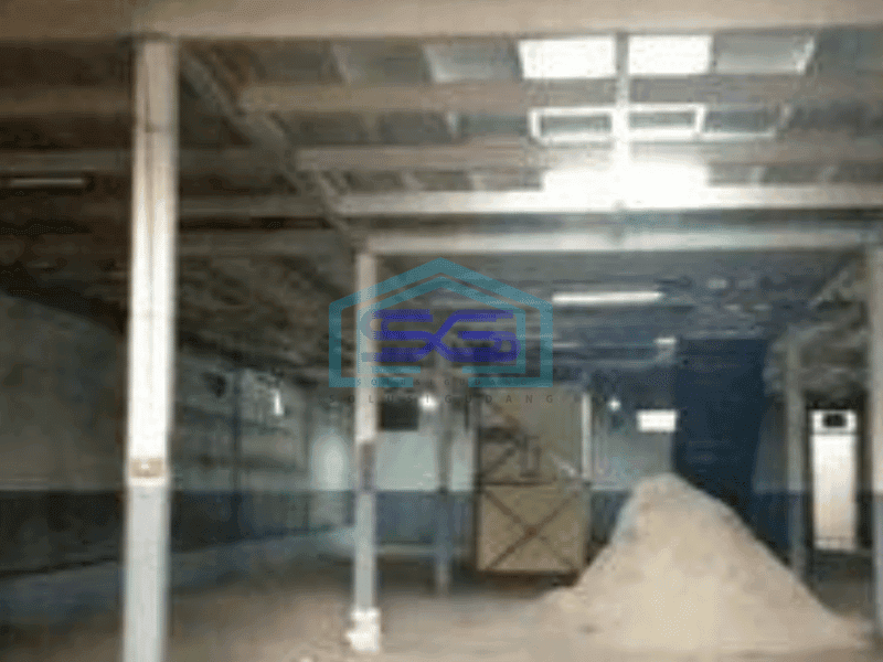 Disewakan Gudang dua lantai di jalan raya Narogong Bekasi