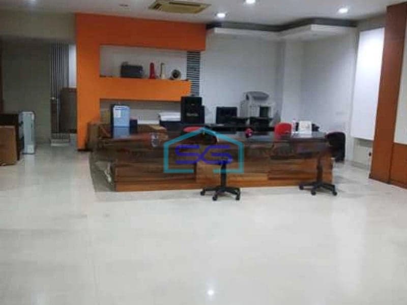 Disewakan Gedung Lokasi Strategis Ada Lift Barang di Cideng Jakarta Pusat LB 720m2