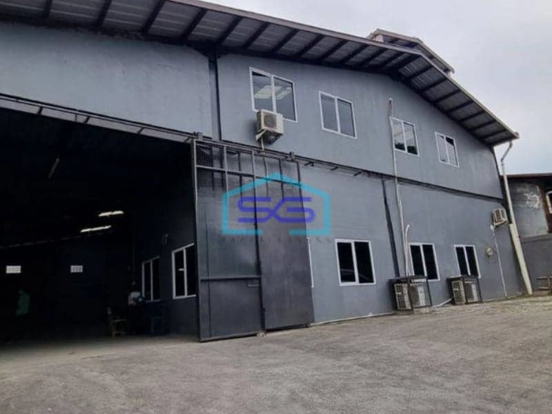 Dijual Gudang Rapi dan Full Renovasi Lokasi Strategis di Kavling Dpr Cipondoh Tanggerang