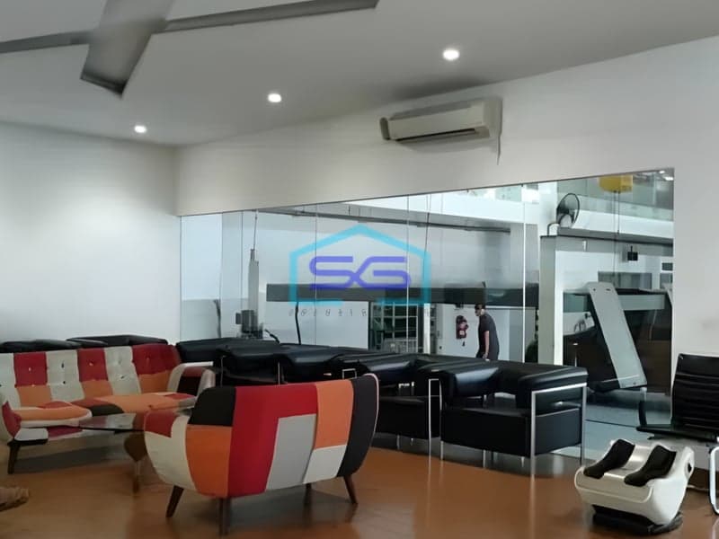 Dijual Tanah & Ruang Usaha Ex Dealer Mobil di Bsd Tangerang LT 2475m2