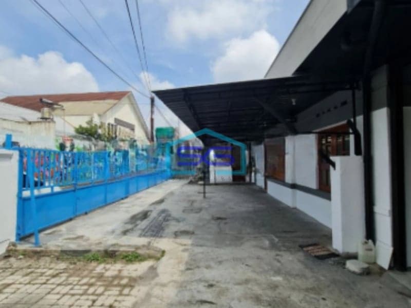 Dijual Ruang Usaha Strategis Dekat Jalan Slamet Riyadi Banjarsari Solo Luas Tanah 683m2